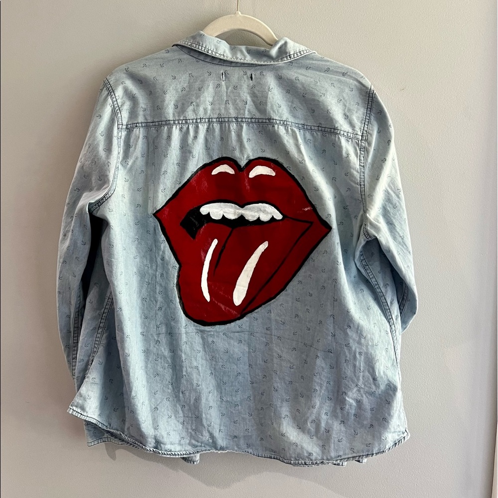 Custom painted rolling stones logo lips on old navy button down